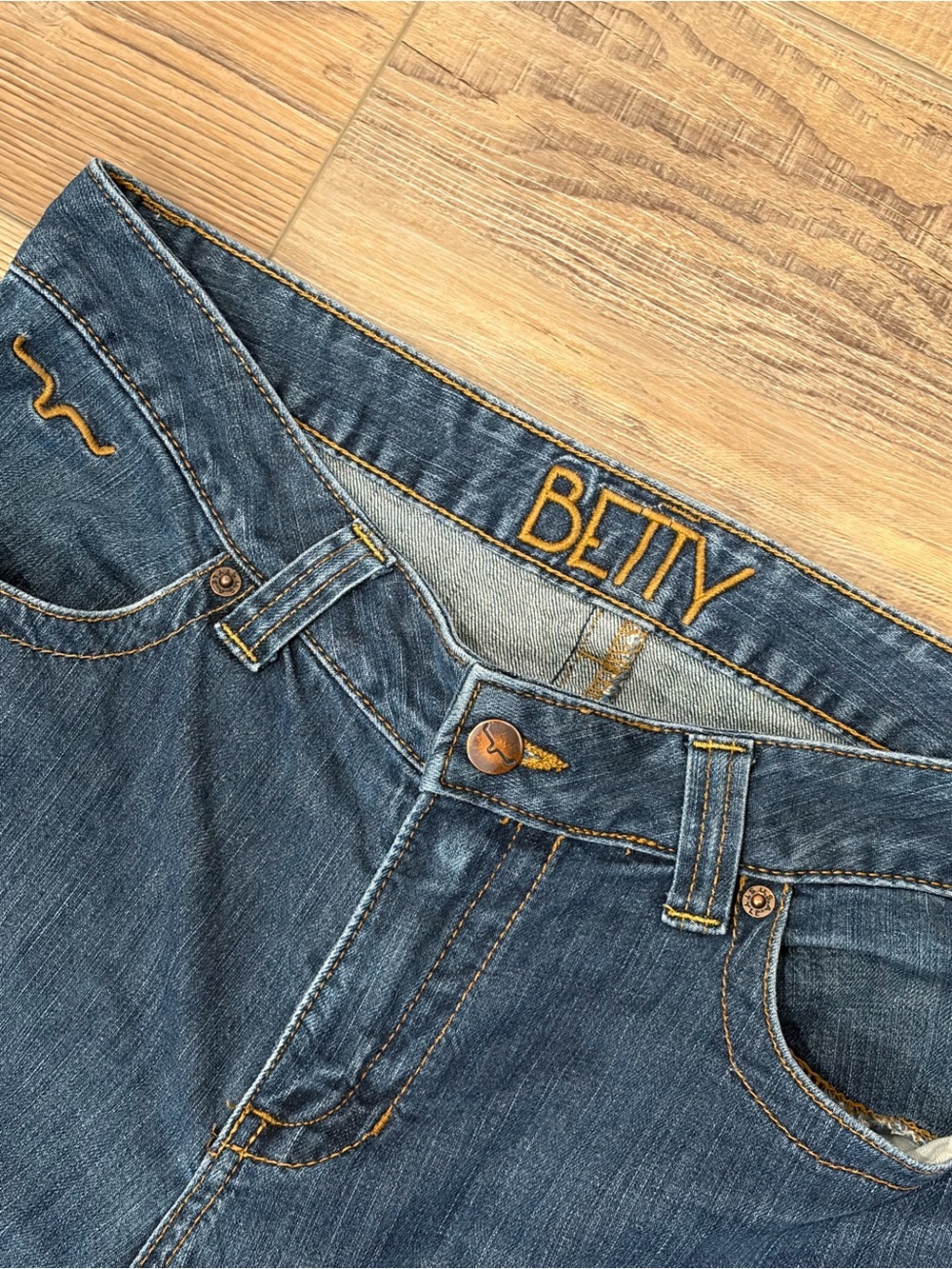 Kimes Ranch Betty Women's Straight-Leg Jeans in Indigo Blue size 10/34 and 33L - Picture 3 of 12